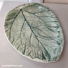 Load image into Gallery viewer, Dish - Leaf impression