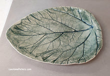 Load image into Gallery viewer, Dish - Leaf impression