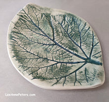 Load image into Gallery viewer, Dish - Leaf impression